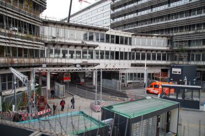 Stuttgart: Brand auf dem Dach bei Mercedes Benz - Niemand verletzt 